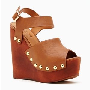 ✨Tan NastyGal 'Summer Behavior' Wedges✨